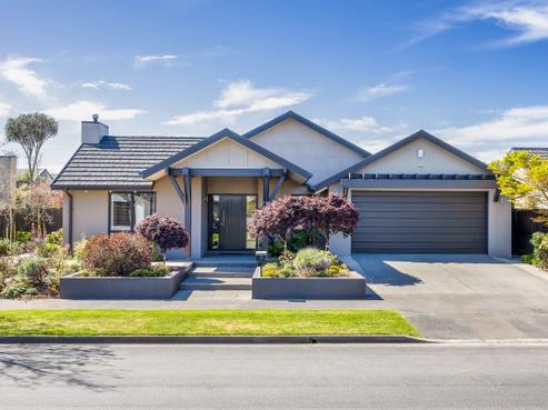 5 John Campbell Crescent, Middleton
