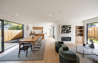 4/15 Lake Domain Drive, Hamilton Lake