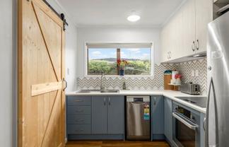 2/231 Queen Street, Pukekohe