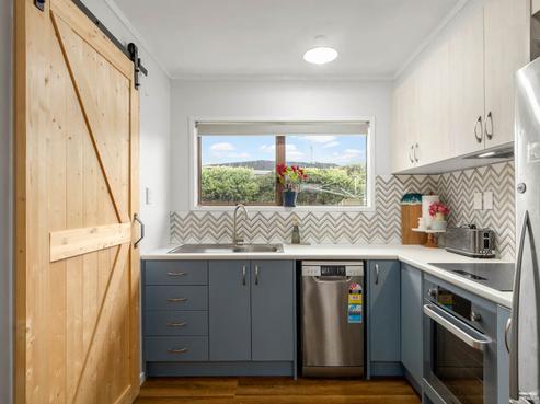 2/231 Queen Street, Pukekohe