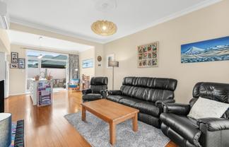 8/103 Epuni Street, Epuni