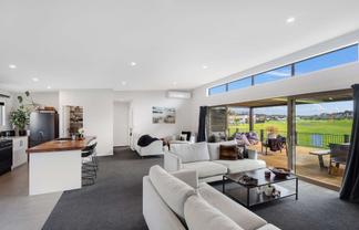 171 Rangiora Crescent, Matarangi