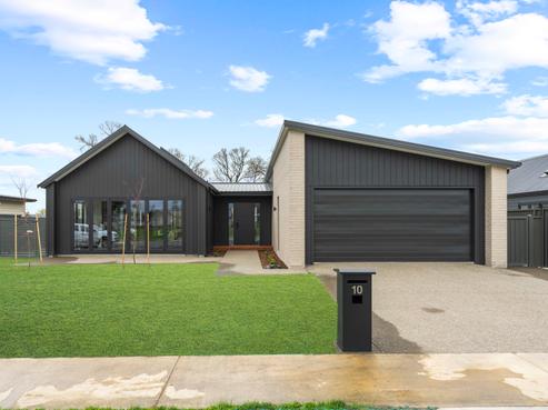 10 Sir Bob Charles Drive, Upper Plain