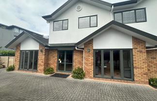 Ellerslie Retail Suitable for Various Uses