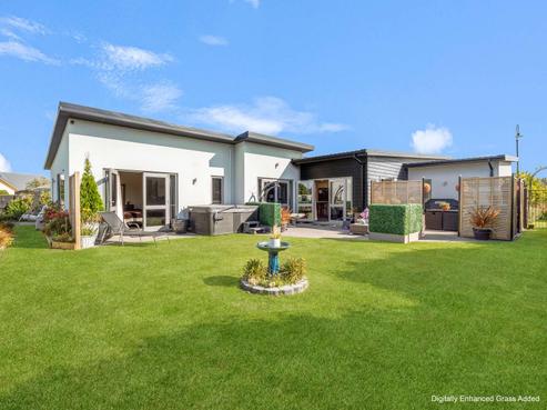 1 Penbury Close, Huntingdon/Lake Hood