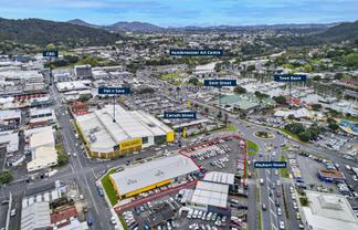 Dominate the city - triple street frontage