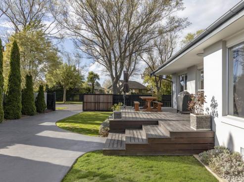 80 Lowry Avenue, Redwood