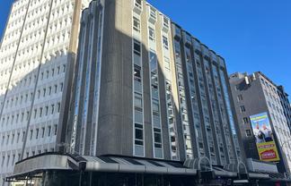 Whole floor : 5 offices plus easy on budget