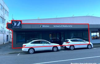 LARGE FORMAT STANDALONE RETAIL / SHOWROOM
