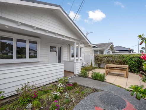4 Collins Street, Petone