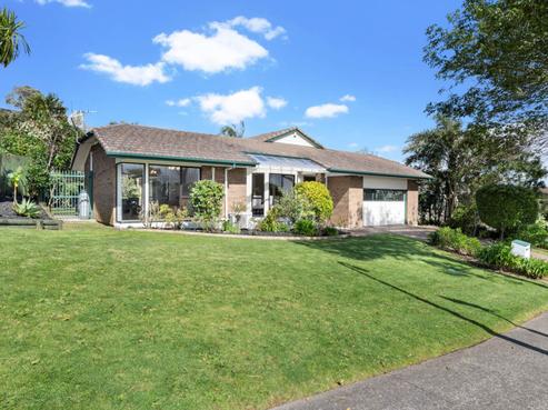 12 Meadowland Drive, Somerville