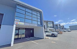 AFFORDABLE SHOWROOM AND OFFICE SPACE
