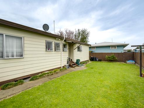 15A Alexander Avenue, Onekawa