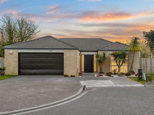 8 Saint Leger Close, Huntington Park