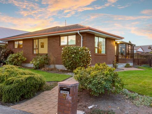 9 Lowry Avenue, Redwood