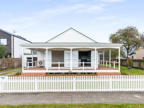 2 Tokoroa Road, Tairua