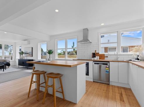 8 Henderson Crescent, Parkvale