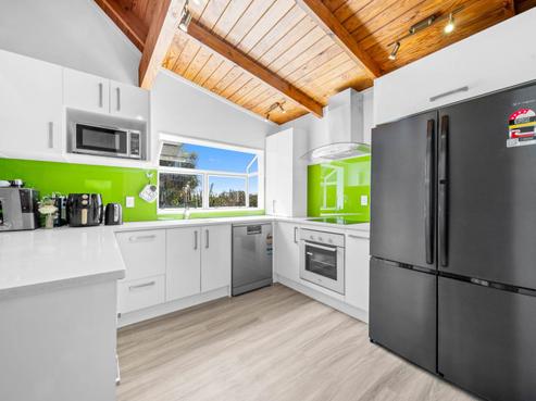 2A Castleton Street, Birkdale
