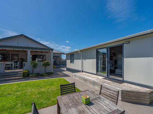 510 Burnett Street, Mahora