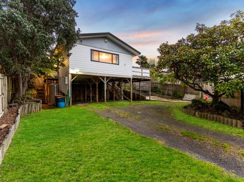 4 Lowell Place, Massey