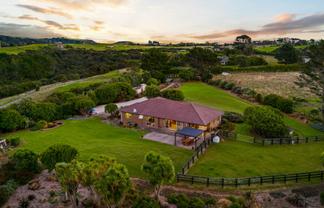 296a Oaia Road, Muriwai