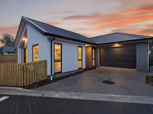 68 Banks Avenue, Dallington