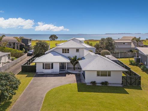 126 Puka Crescent, Matarangi