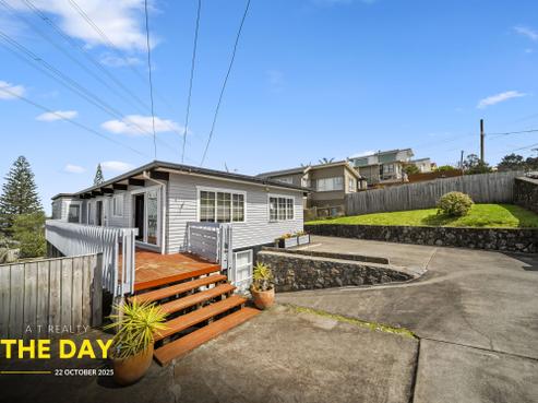 17 Hoskins Avenue, Hillsborough