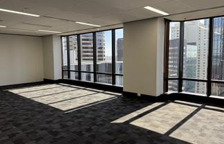 Walk Straight In - Office Available