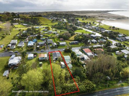 7 Maraetai Place, Port Waikato