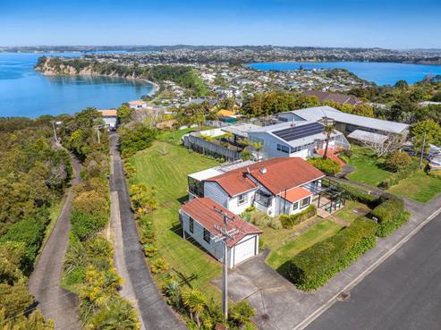 51 Roberts Road, Matakatia