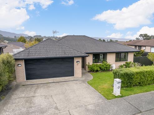 48 Sunstone Crescent, Brown Owl