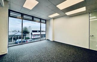 Colombo St Modern Office - Parking & Signage