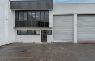 Clean, functional and versatile Wiri space