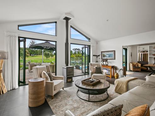 49B Links Drive, Waiwhakaiho