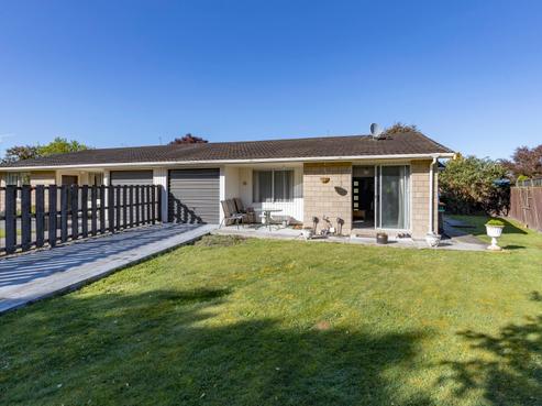 1/20 De Bloge Place, Burwood