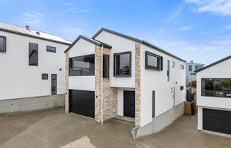 3 and 5/15 Kenmure Road, Belleknowes