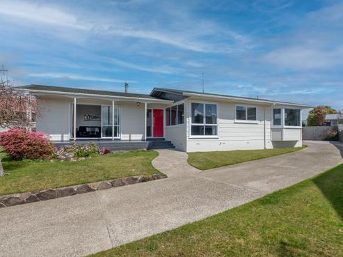 19 Alison Street, Mangakakahi
