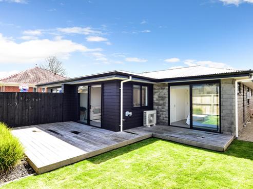2/36 Odette Street, Bader