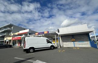 High-profile retail/workshop space - Papamoa Beach