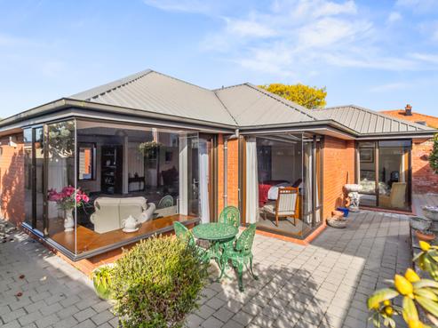 2/18 Selwyn Street, Maori Hill