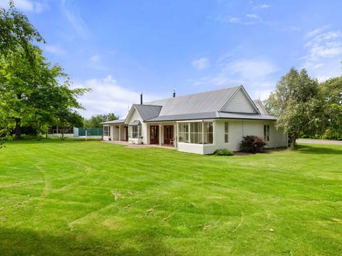 764 Courtenay Road, Darfield