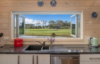 107 Benjamin Place, Matarangi