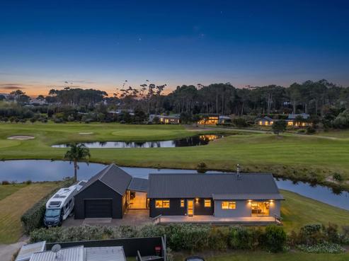 107 Benjamin Place, Matarangi