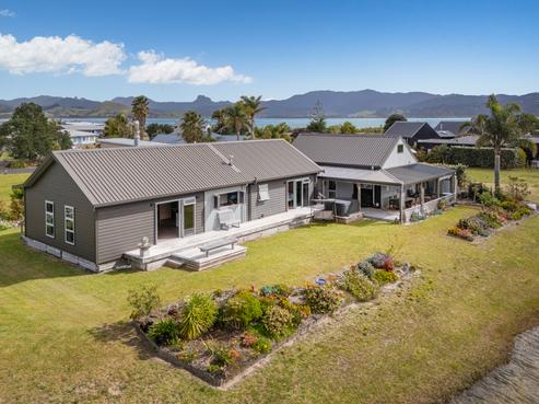 107 Benjamin Place, Matarangi