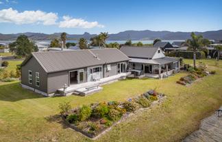 107 Benjamin Place, Matarangi