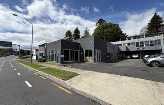 Trade retail lease + 10 parks