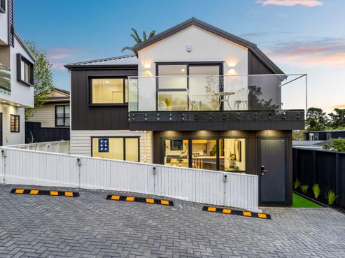 16 Saint Catherine Crescent, West Harbour