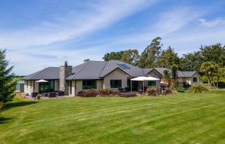 152 Deans Road, Darfield