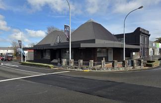 Prime Commercial Opportunity in Stratford.